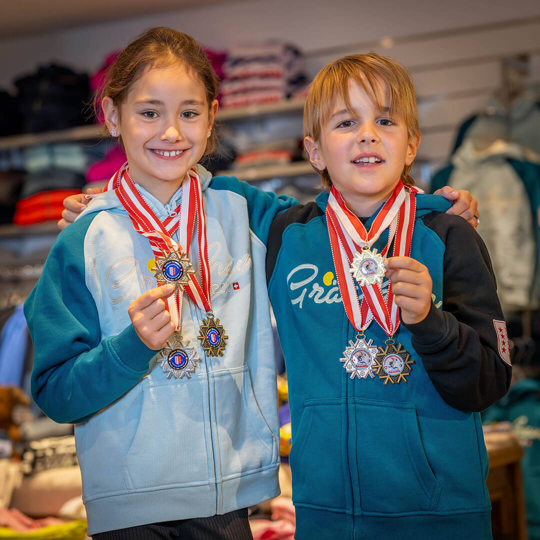 hoodie girls boys zenklusen sport 2024 2.jpg hoodie girls boys zenklusen sport 2024 2.jpg