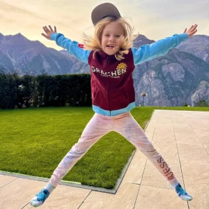 hoodie graechen sonne 2027 zenklusen girls 02.webp